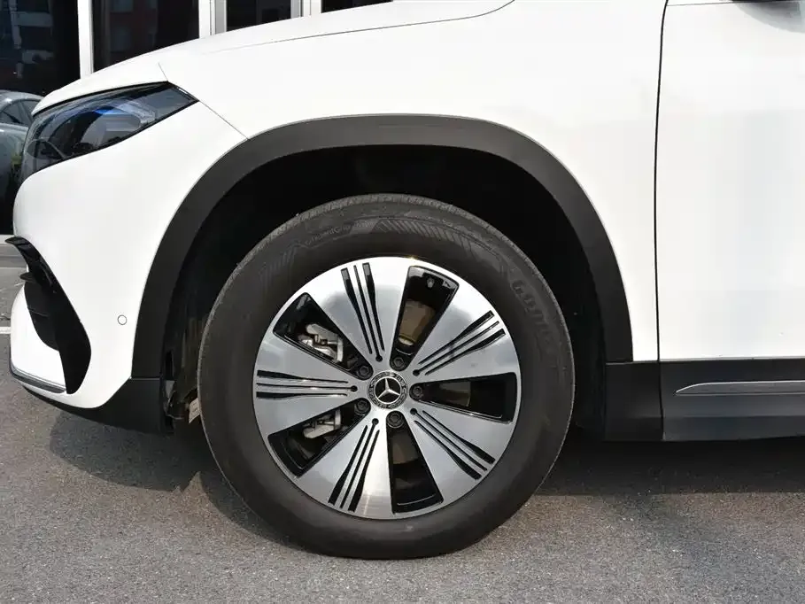 Mercedes-Benz EQA — фото 9