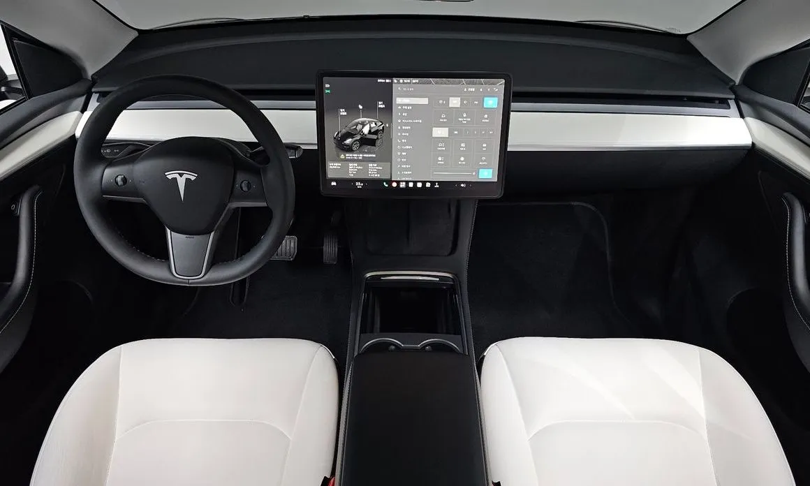 Tesla Model Y — фото 4
