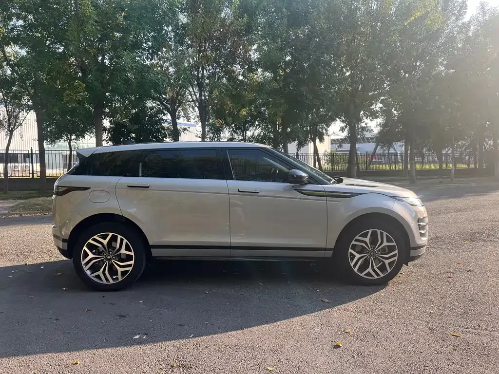 Land Rover Evoque PHEV — фото 10