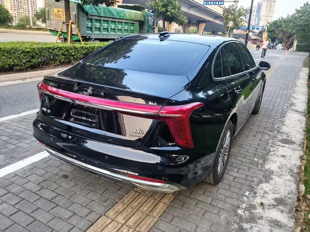 Hongqi H5 — фото 8