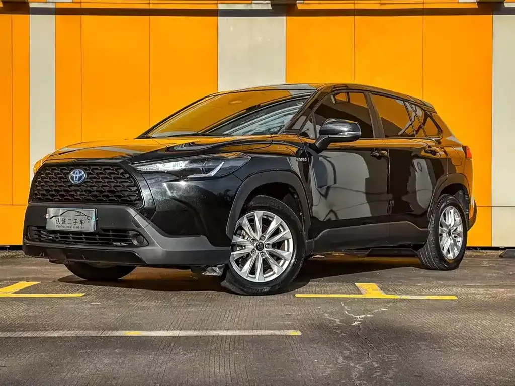 Toyota Corolla Cross — фото 1