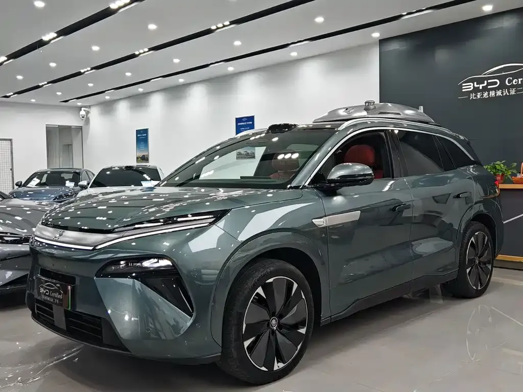BYD Tang L — фото 1