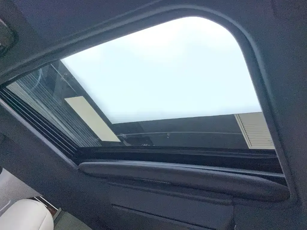 Toyota Granvia — фото 6