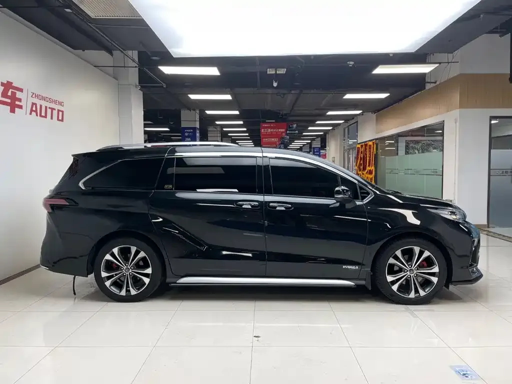 Toyota Granvia — фото 3