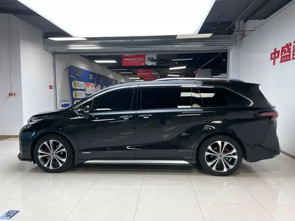 Toyota Granvia — фото 5
