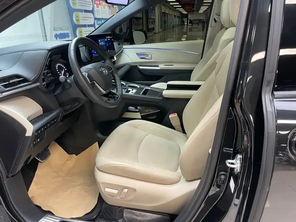 Toyota Granvia — фото 9