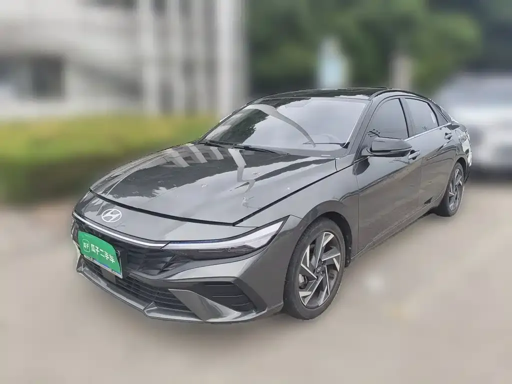 Hyundai Elantra — фото 1