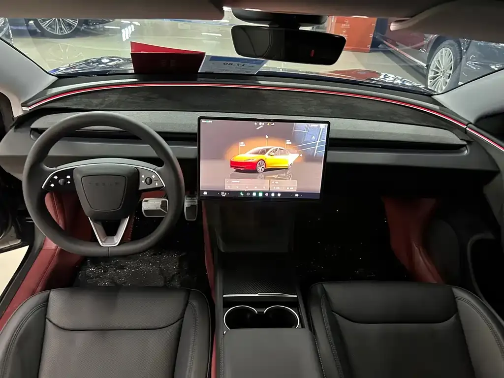 Tesla Model 3 — фото 4