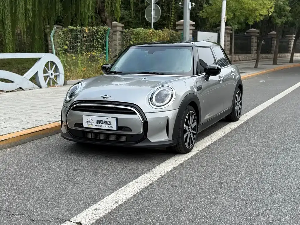 MINI Cooper (3-door) — фото 1