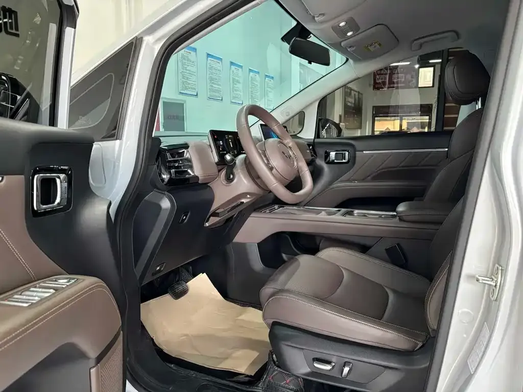 Wuling Xingguang 730 New Energy — фото 8