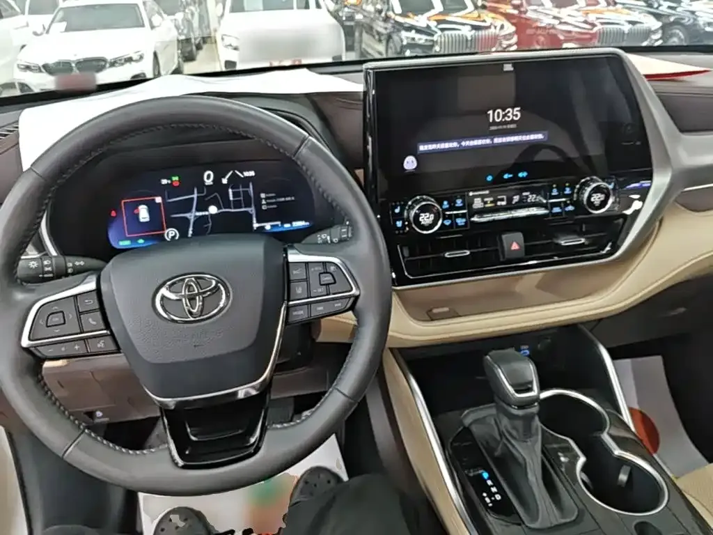 Toyota Highlander — фото 5