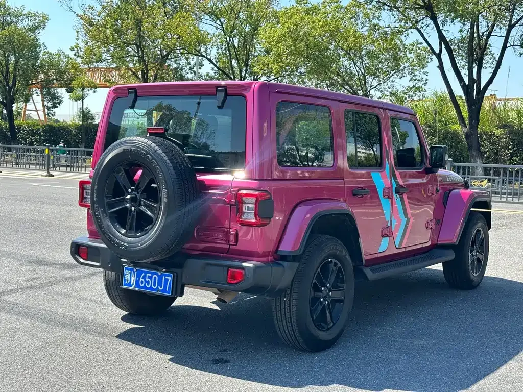 Jeep Wrangler — фото 10