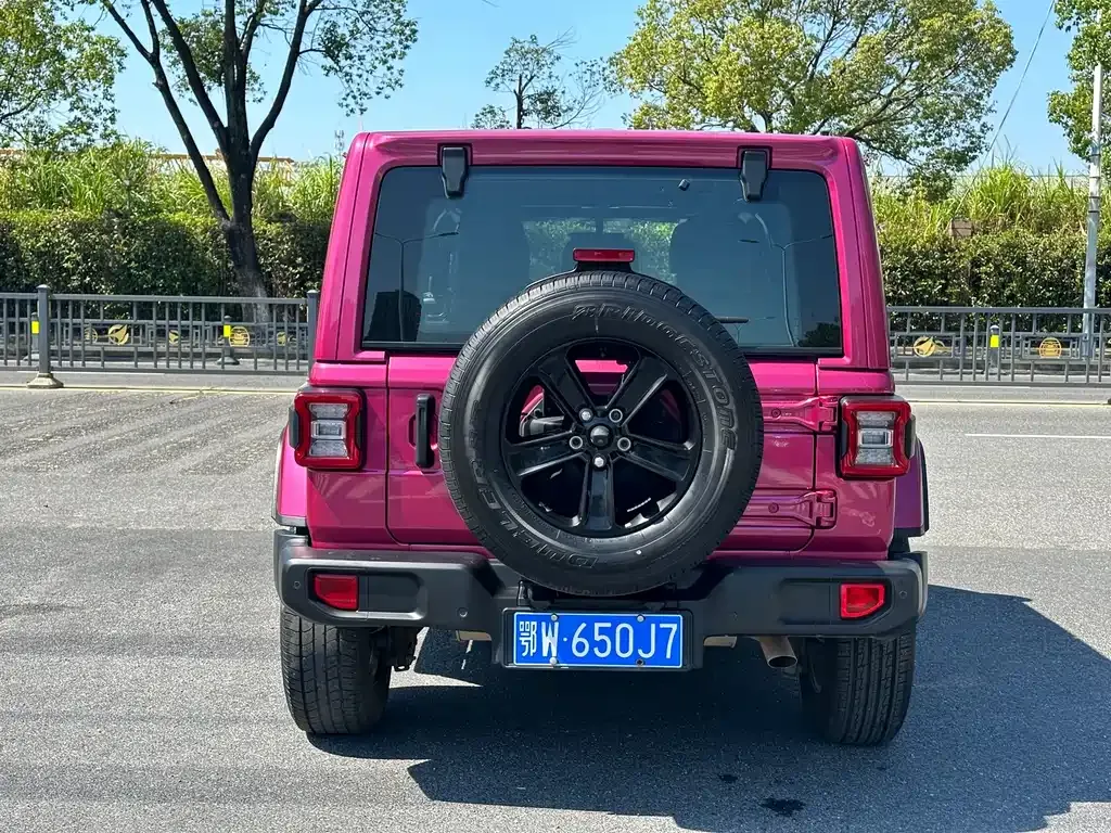 Jeep Wrangler — фото 9