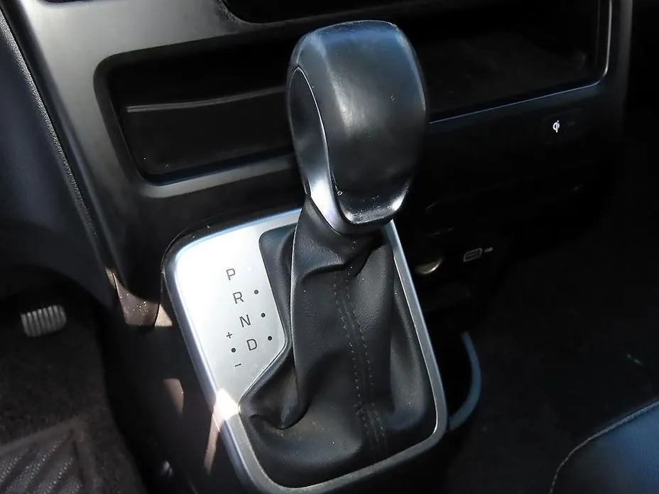 Hyundai Staria — фото 2