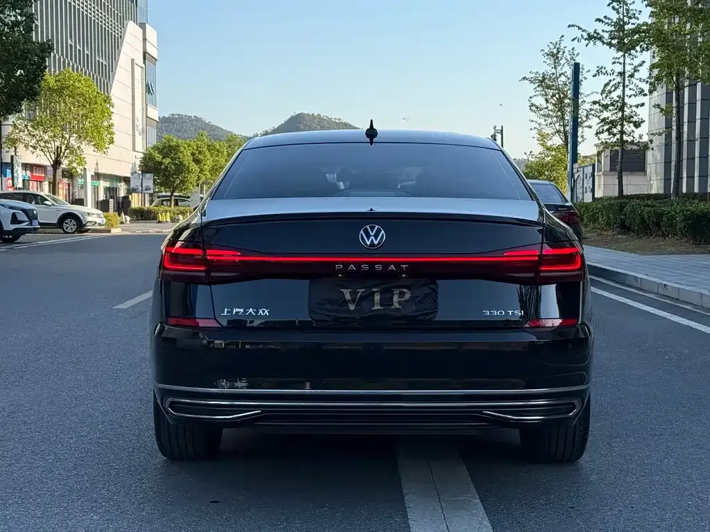 Volkswagen Passat — фото 6