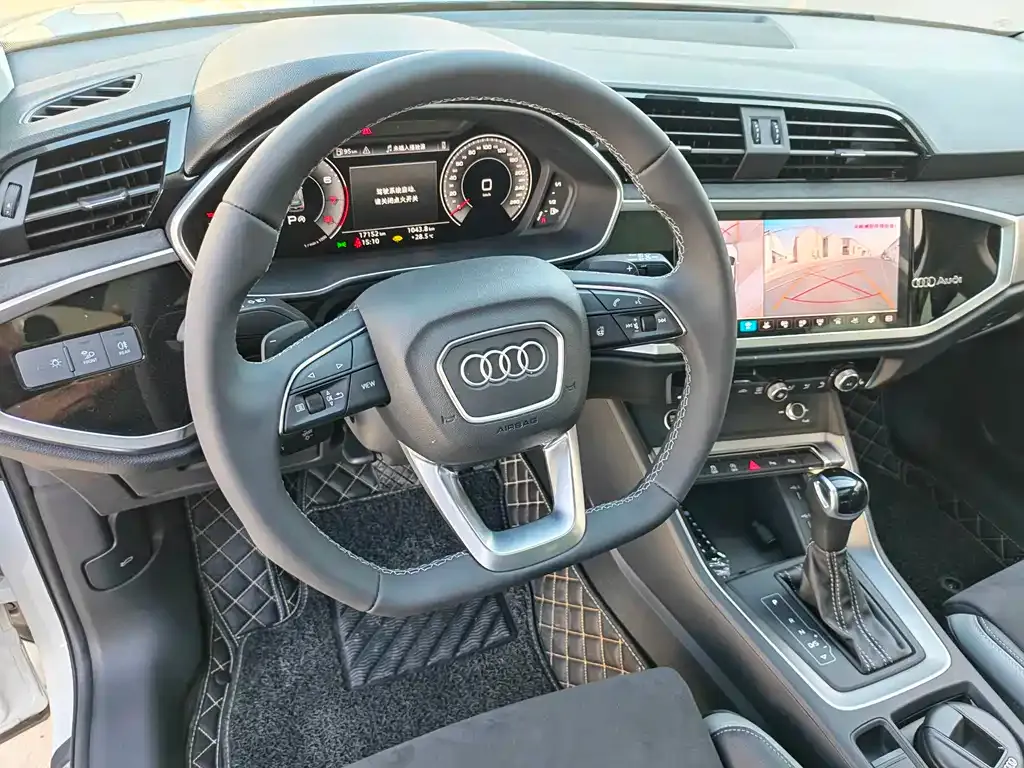 Audi Q3 — фото 10