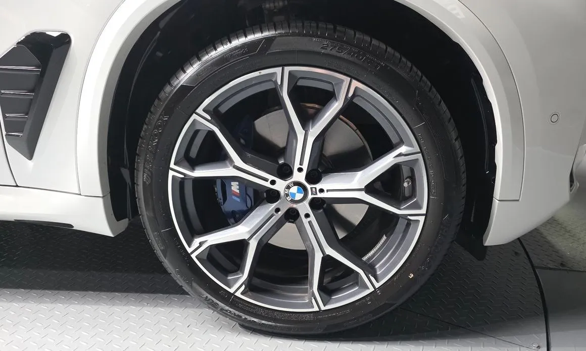 BMW X5 — фото 10