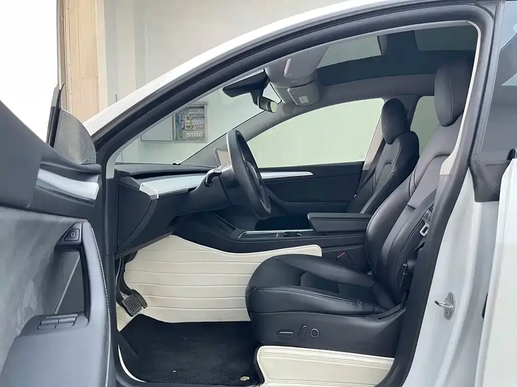 Tesla Model Y — фото 4