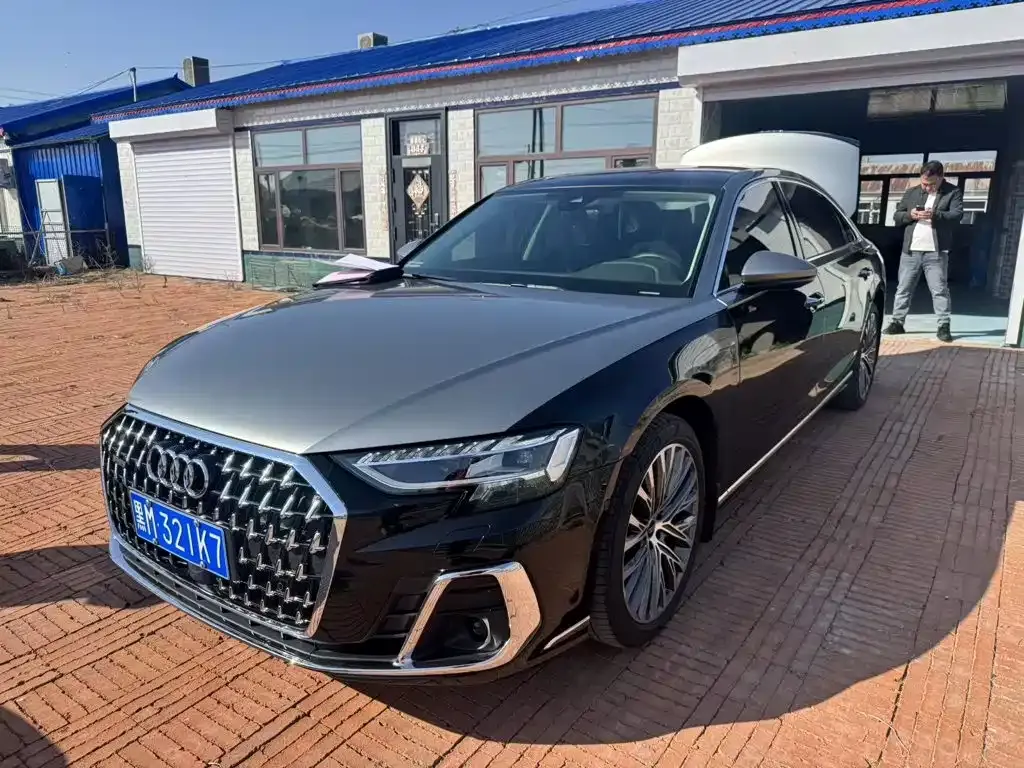 Audi A8 — фото 3