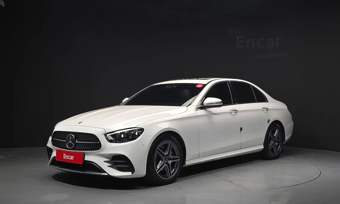 Mercedes-Benz E-Class — фото 1