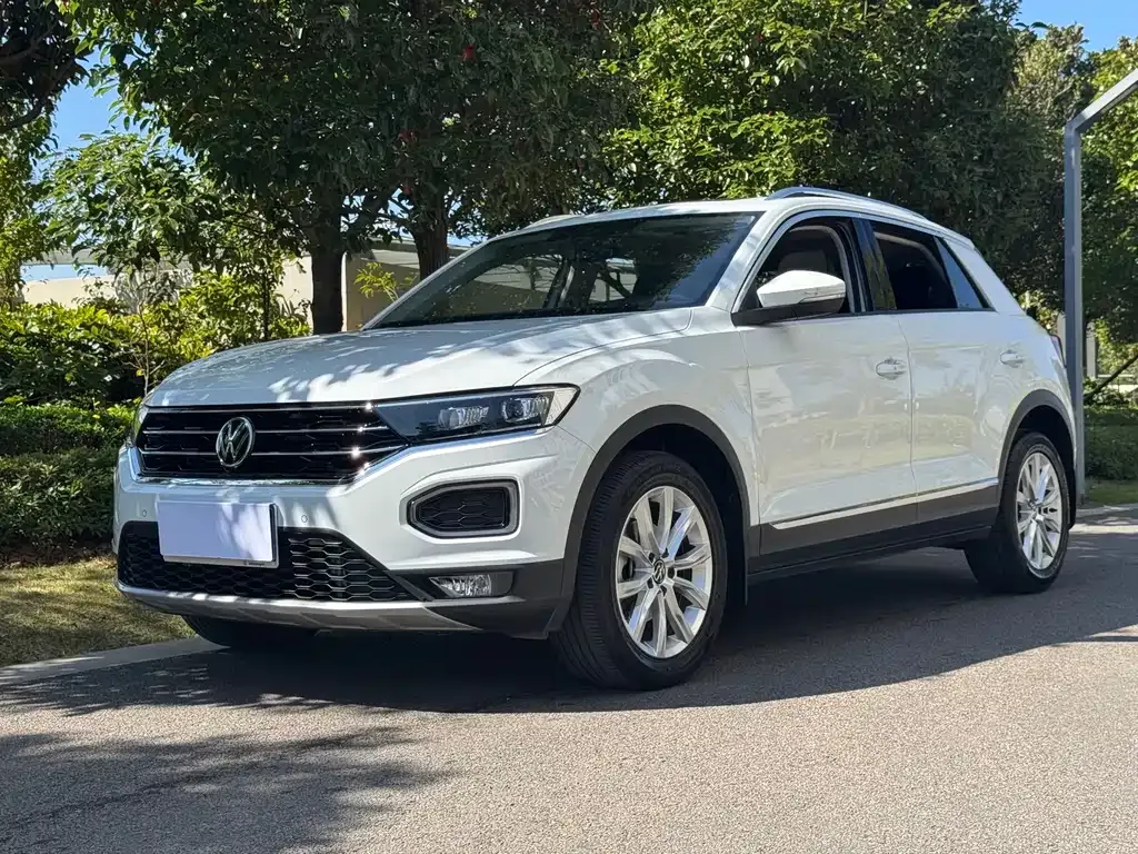 Volkswagen T-Roc — фото 1