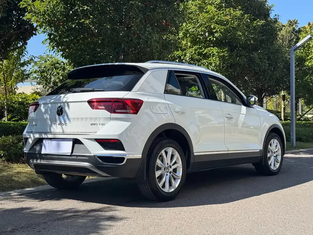 Volkswagen T-Roc — фото 8