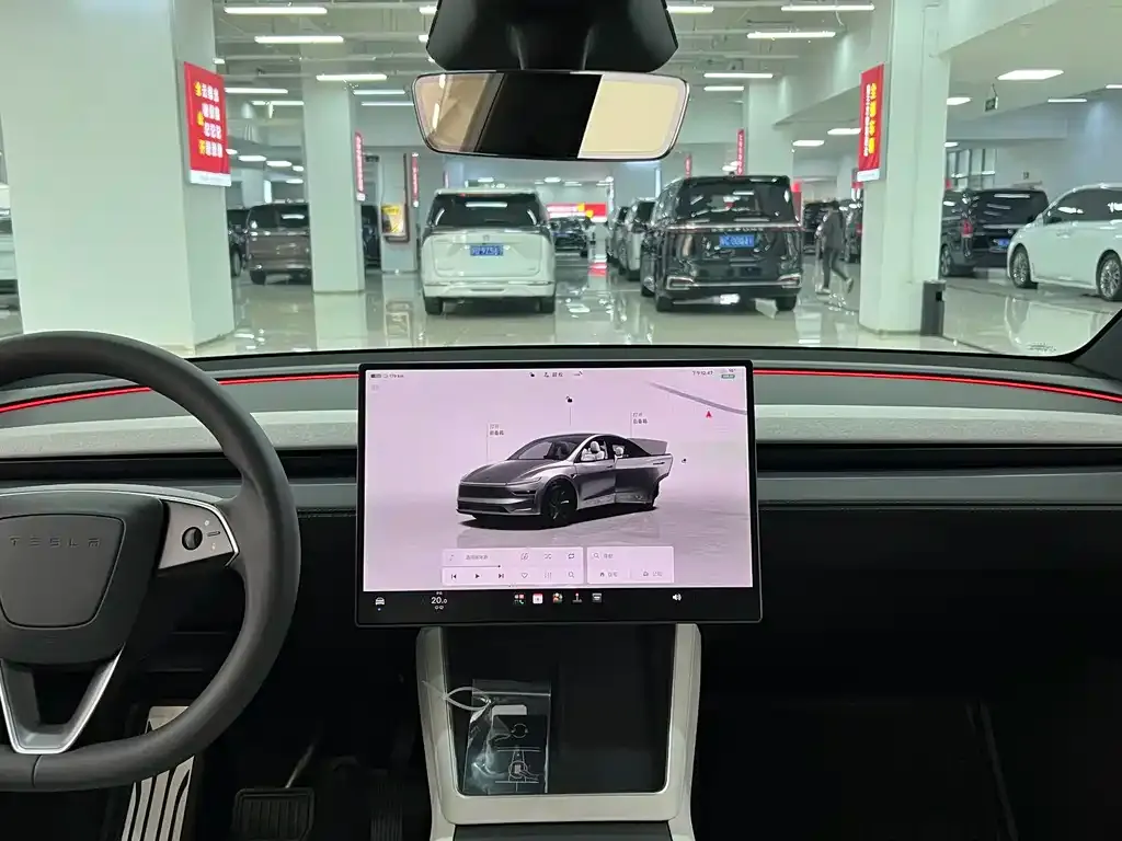 Tesla Model Y — фото 9