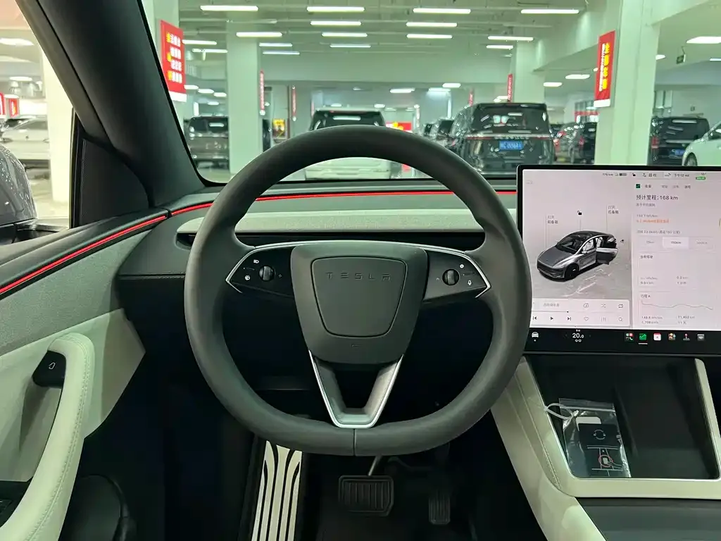 Tesla Model Y — фото 4