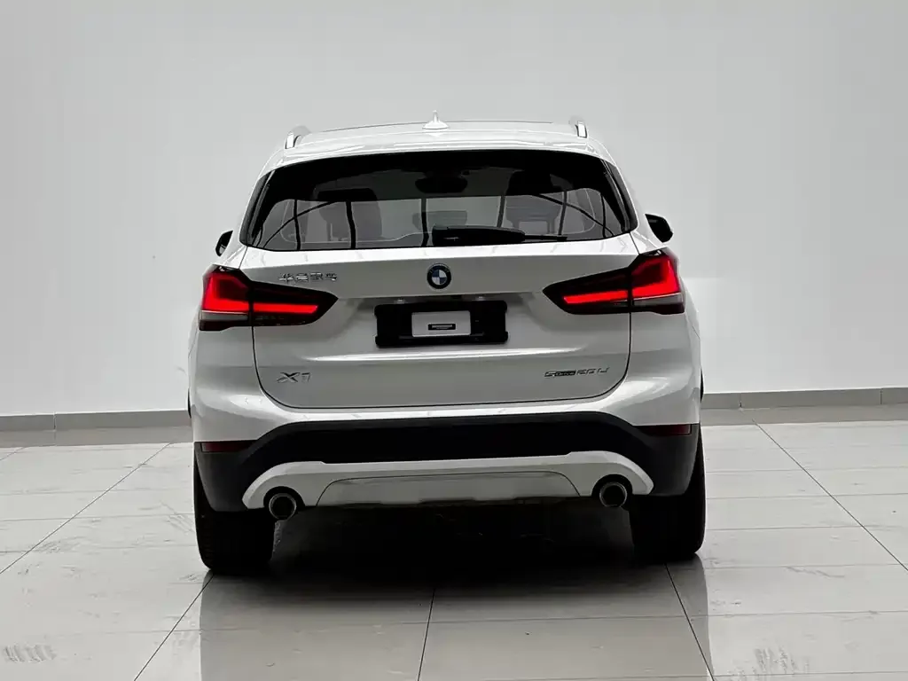 BMW X1 — фото 10