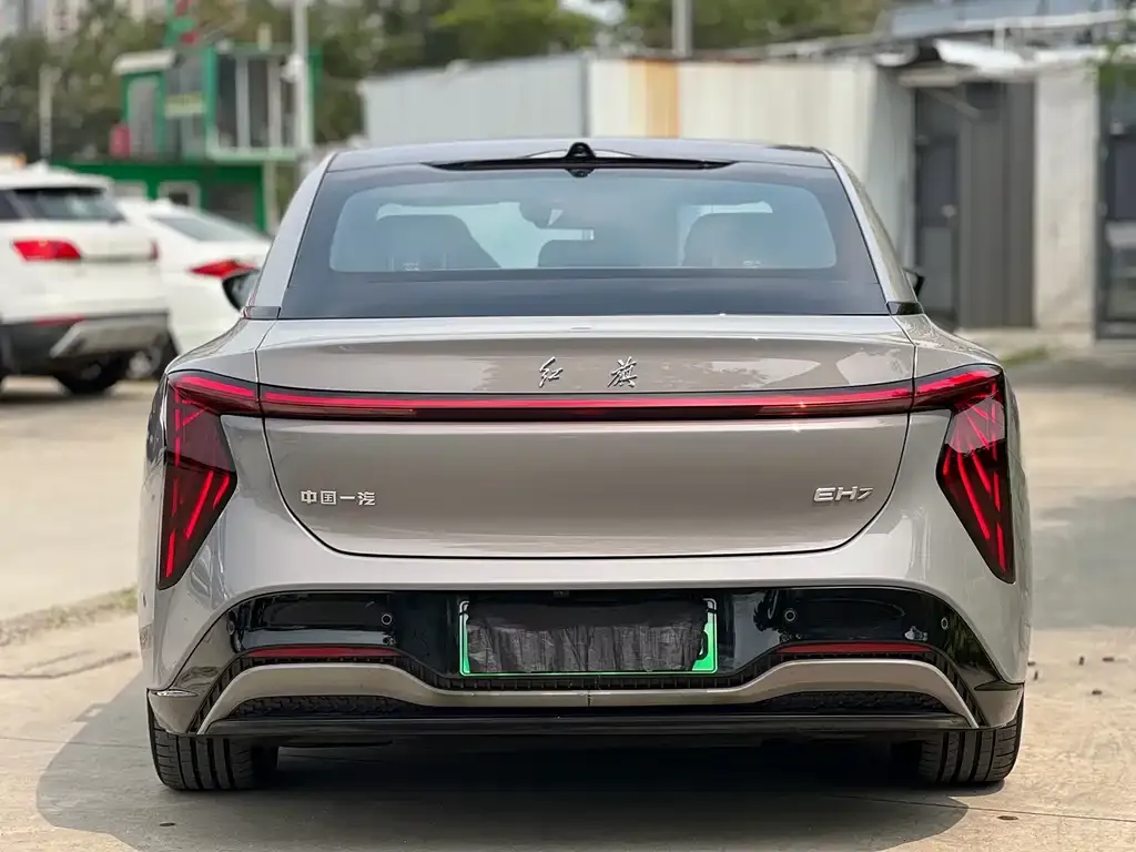 Hongqi EH7 — фото 6