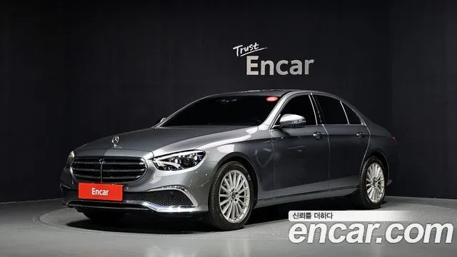 Mercedes-Benz E-Class — фото 1
