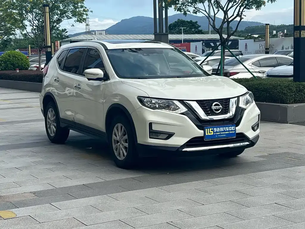 Nissan X-Trail — фото 9