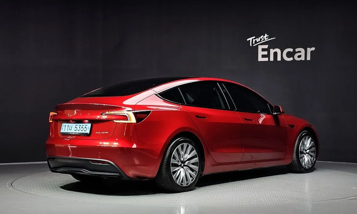 Tesla Model 3 — фото 8