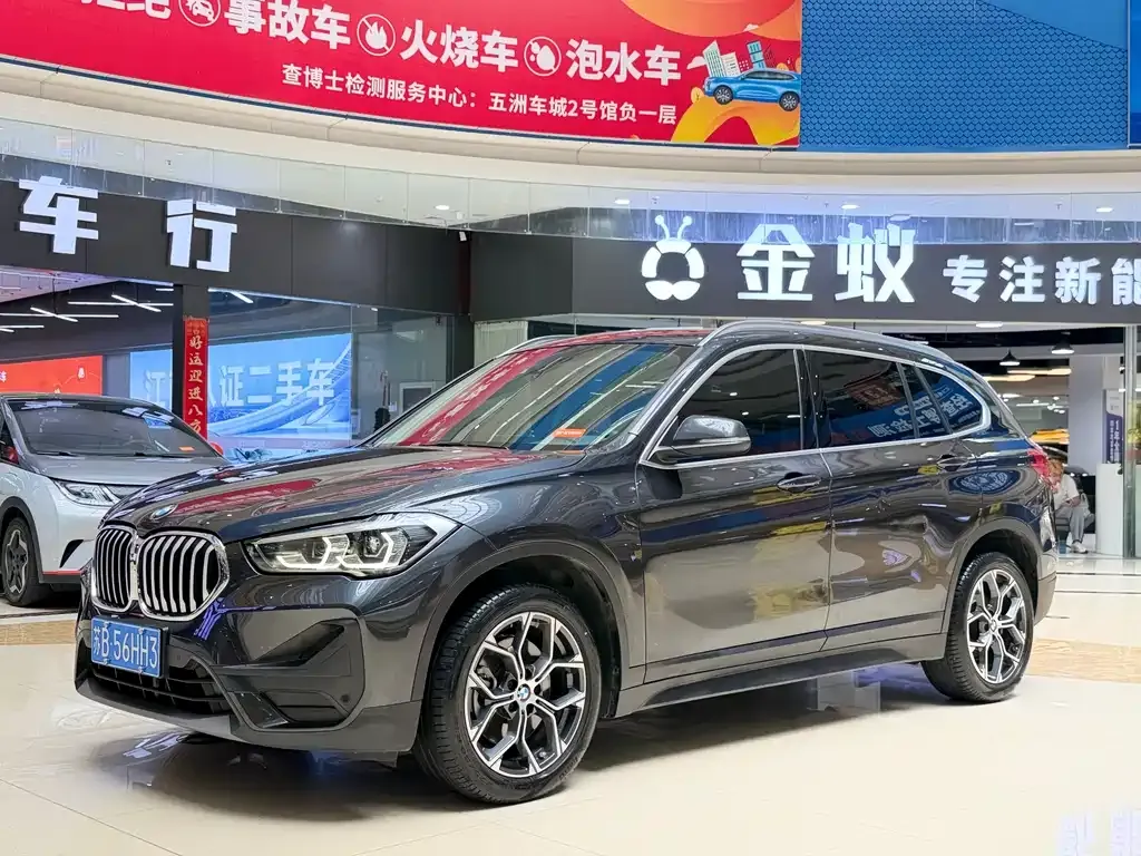 BMW X1 — фото 1