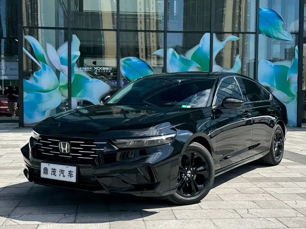 Honda Accord — фото 1