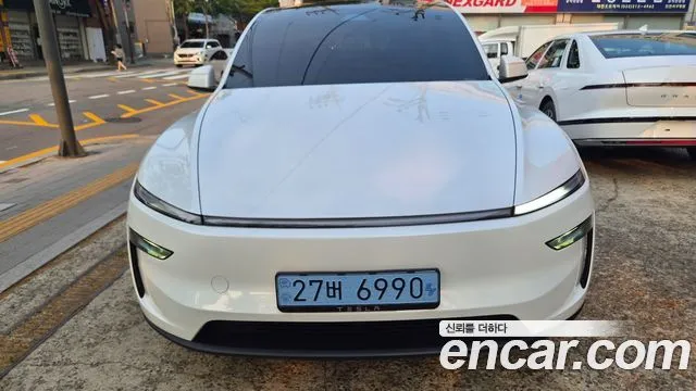 Tesla Model Y — фото 1