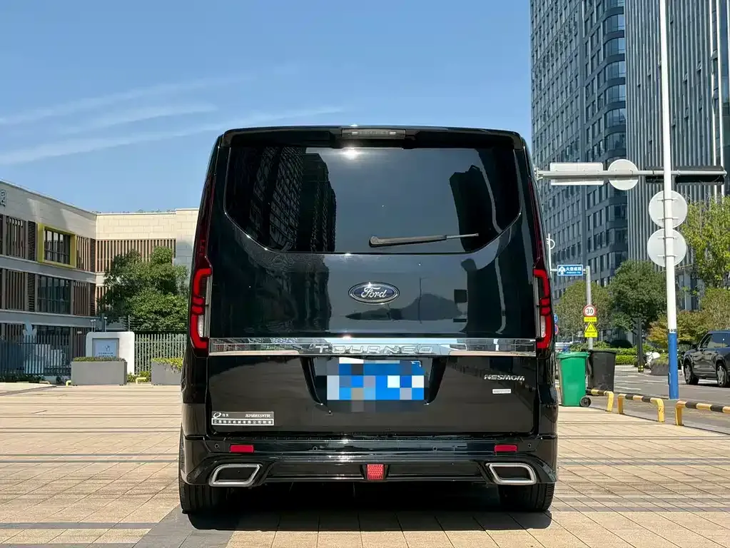 Ford Tourneo — фото 6