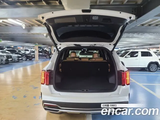 Kia Sorento — фото 6