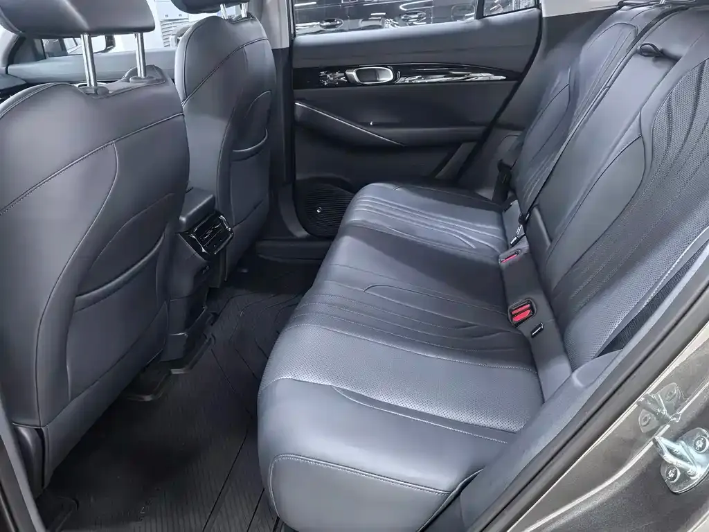 Geely Galaxy E5 — фото 10