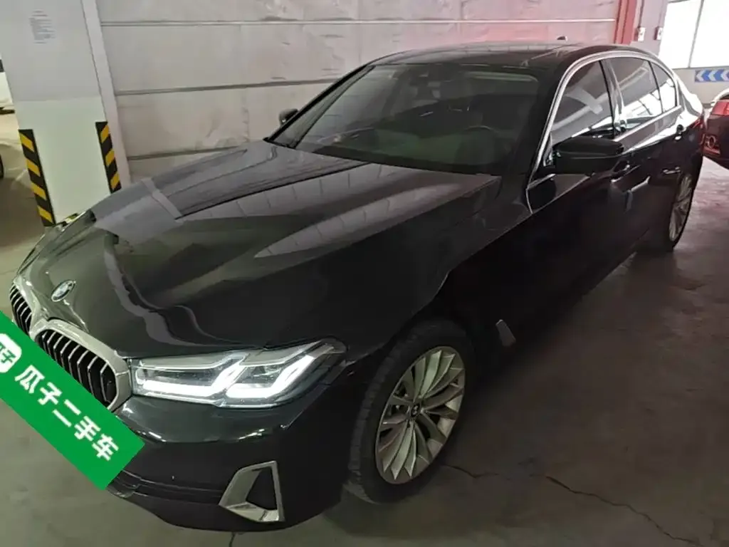 BMW 5 Series — фото 1