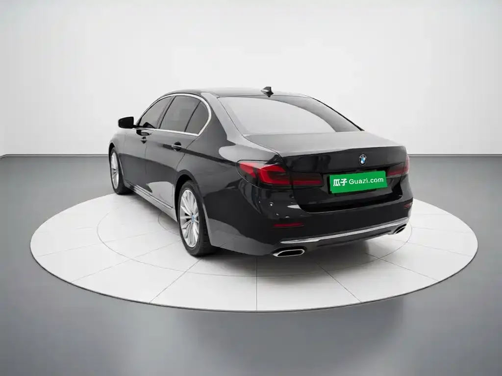 BMW 5 Series — фото 5