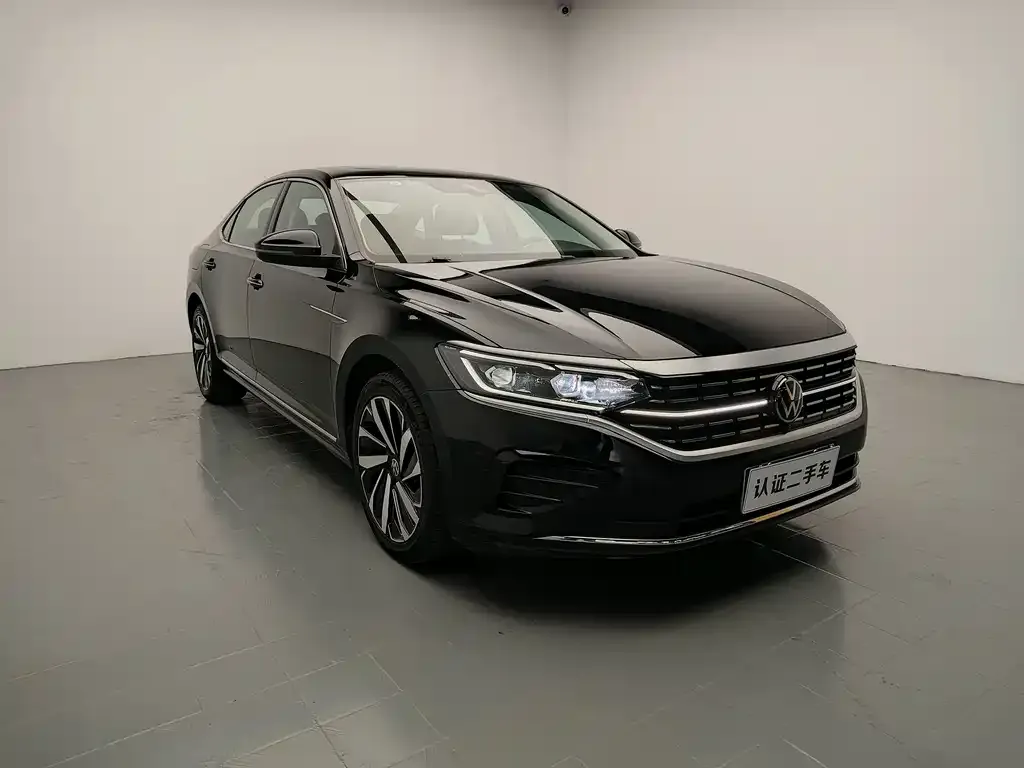 Volkswagen Passat — фото 1