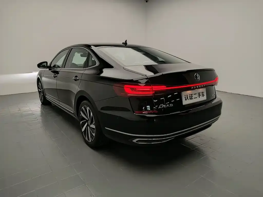 Volkswagen Passat — фото 7