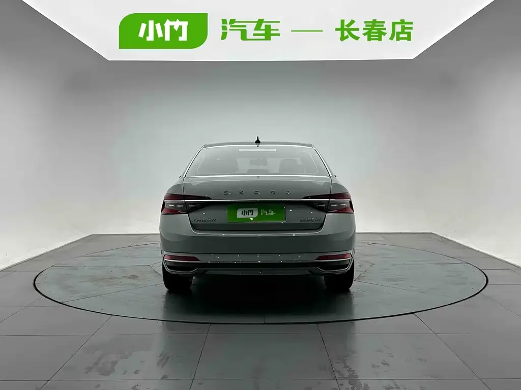 Skoda Superb — фото 3
