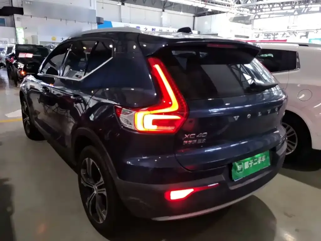 Volvo XC40 — фото 2