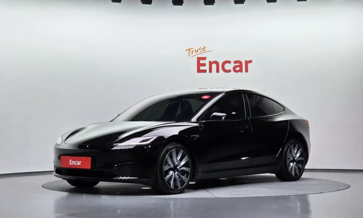 Tesla Model 3 — фото 1