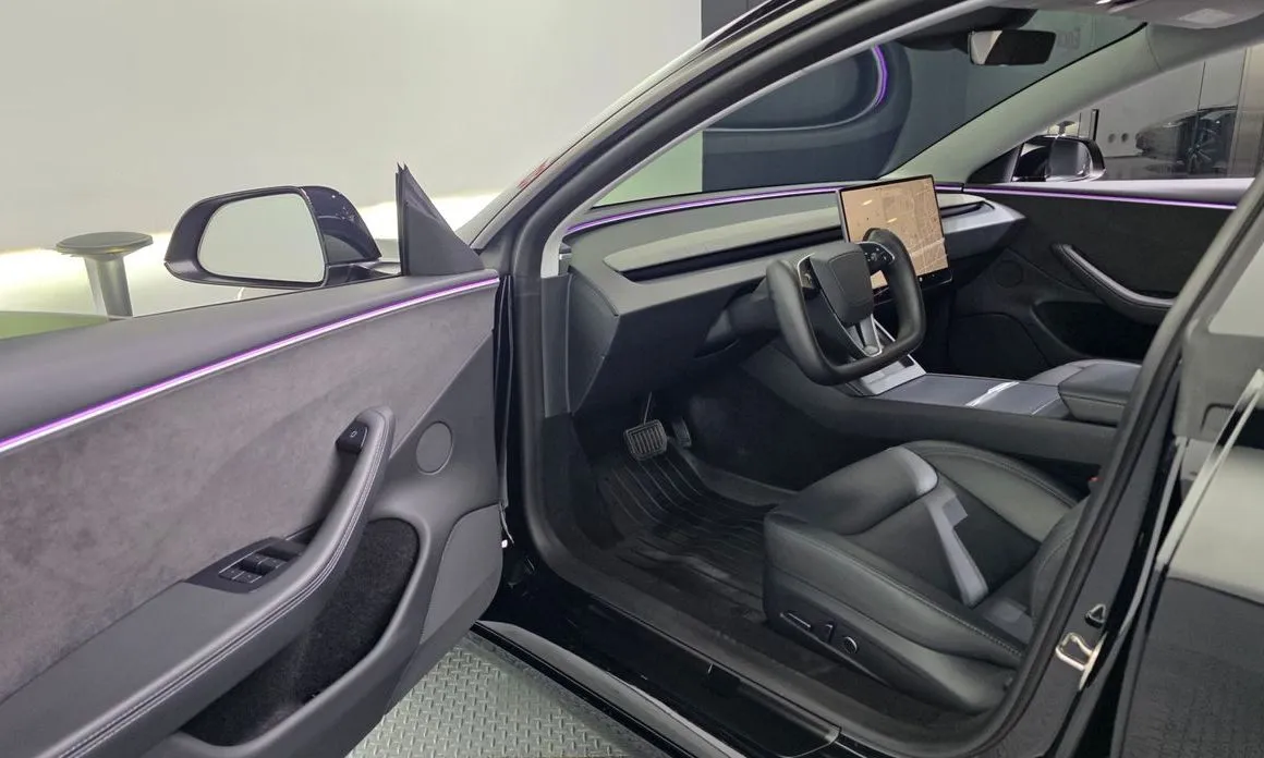 Tesla Model 3 — фото 4