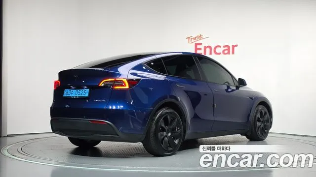 Tesla Model Y — фото 3