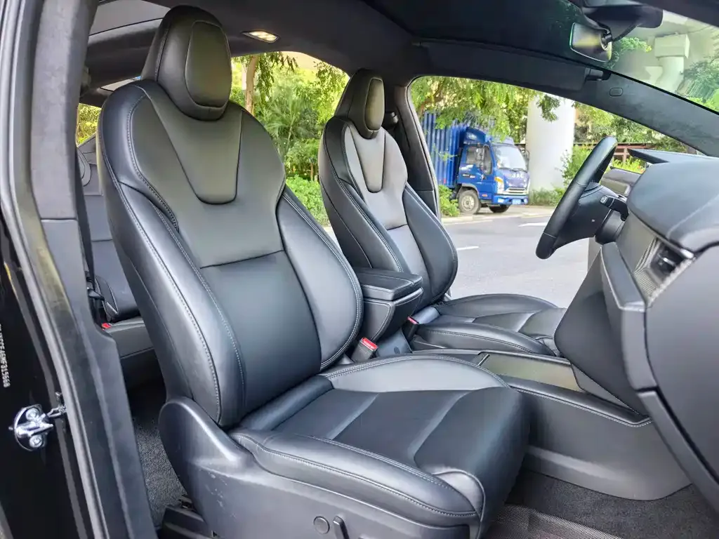 Tesla Model X — фото 4