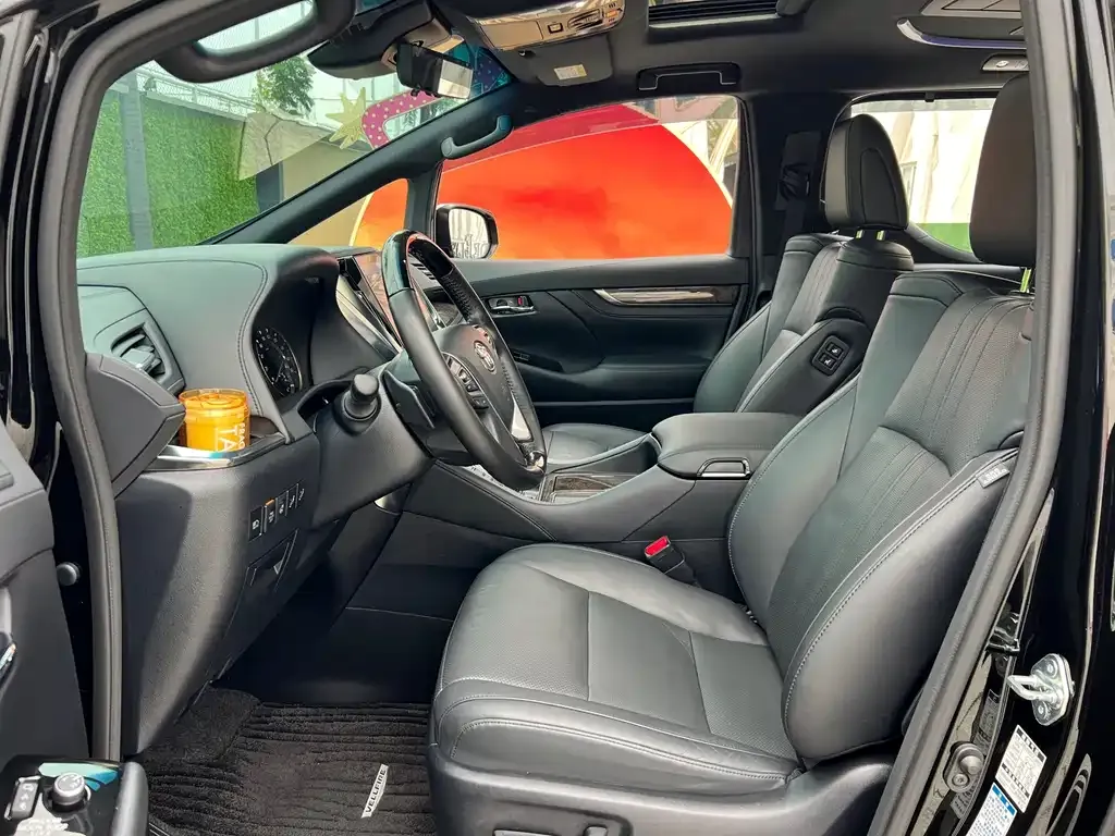 Toyota Vellfire — фото 5